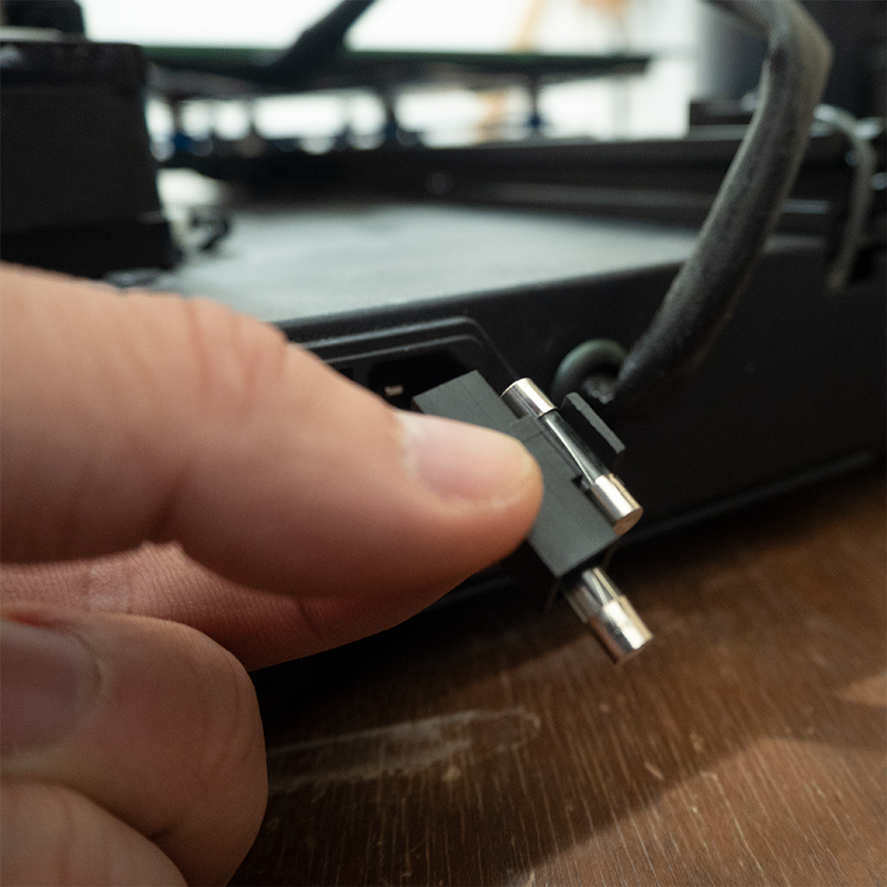 How to replace the fuse?