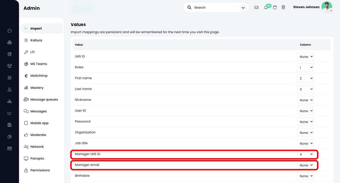 Adminisztráció, Importálás, Fiókok fül, amelyen kiemelve láthatók a vezetői LMS azonosító és a vezetői e-mail cím értékek.