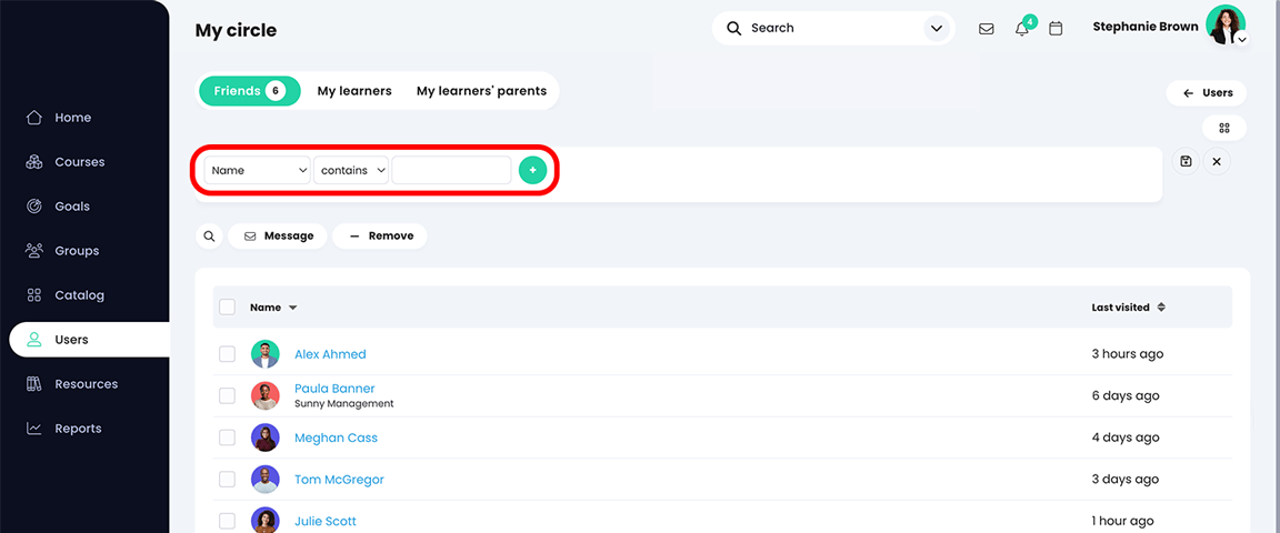 Pagina Prieteni care afișează un filtru nou și câmpurile care pot fi utilizate