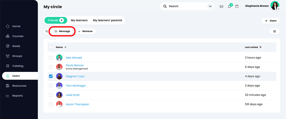 Utilizatori, pagina Prieteni care afișează un prieten selectat în listă și butonul Mesaj evidențiat