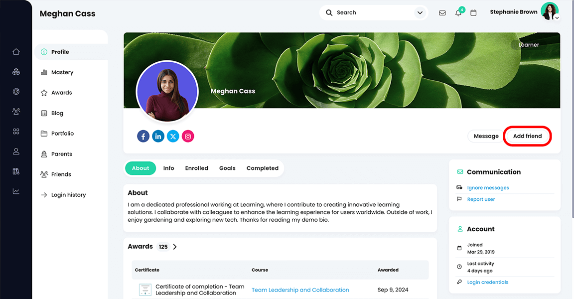 Pagina de profil de utilizator cu butonul Adăugați un prieten evidențiat