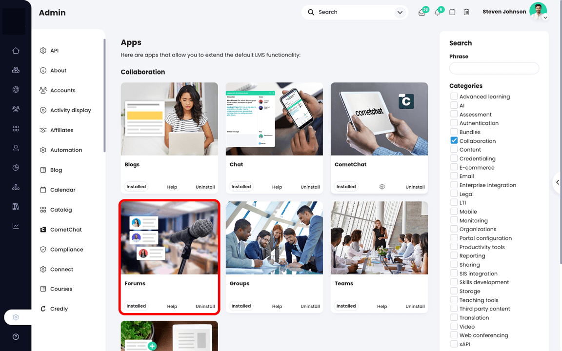 Page d'administration du centre d'applications affichant l'application Forums en surbrillance